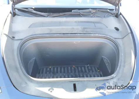 2022 Tesla Model Y Long Range Dual Motor All-Wheel Drive z USA, uszkodzony, nr VIN 7SAYGDEE4NF313705